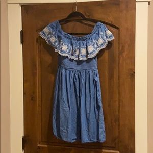 Sleeveless blue dress